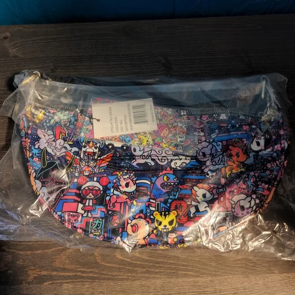 Tokidoki Midnight Metropolis shoulder bag - Picture 2 of 8